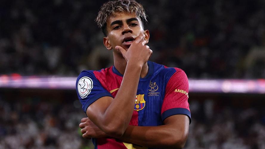 海港vs柔佛半场数据：射门3-12遭碾压，解围数14-5