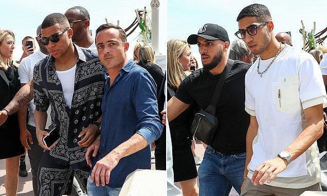 中超赛场争议判罚：VAR引发讨论,（中超判罚惹争议：VAR成焦点）