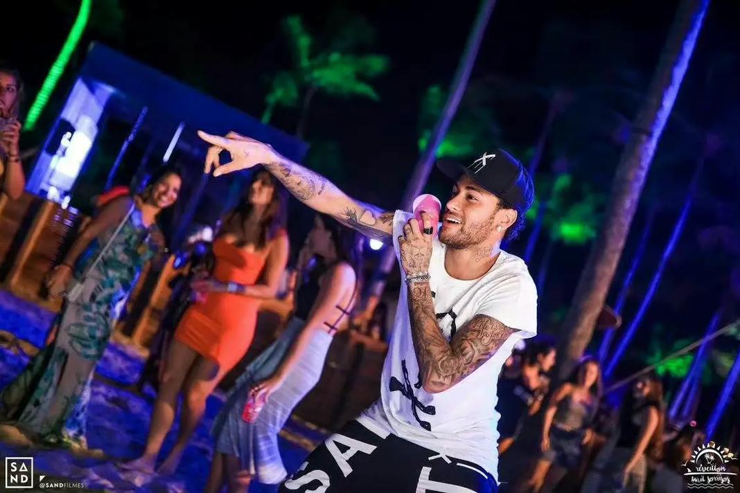 瓦拉内阿斯报专访：从20岁起我就一直带伤上阵