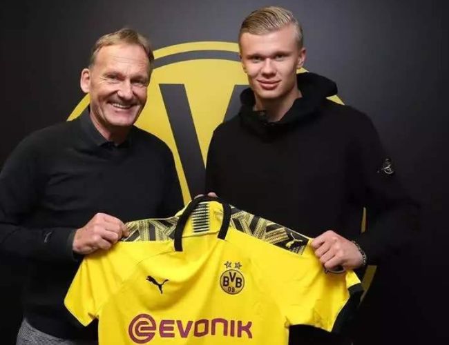 足球欧冠淘汰赛门票秒罄，黄牛翻倍叫价