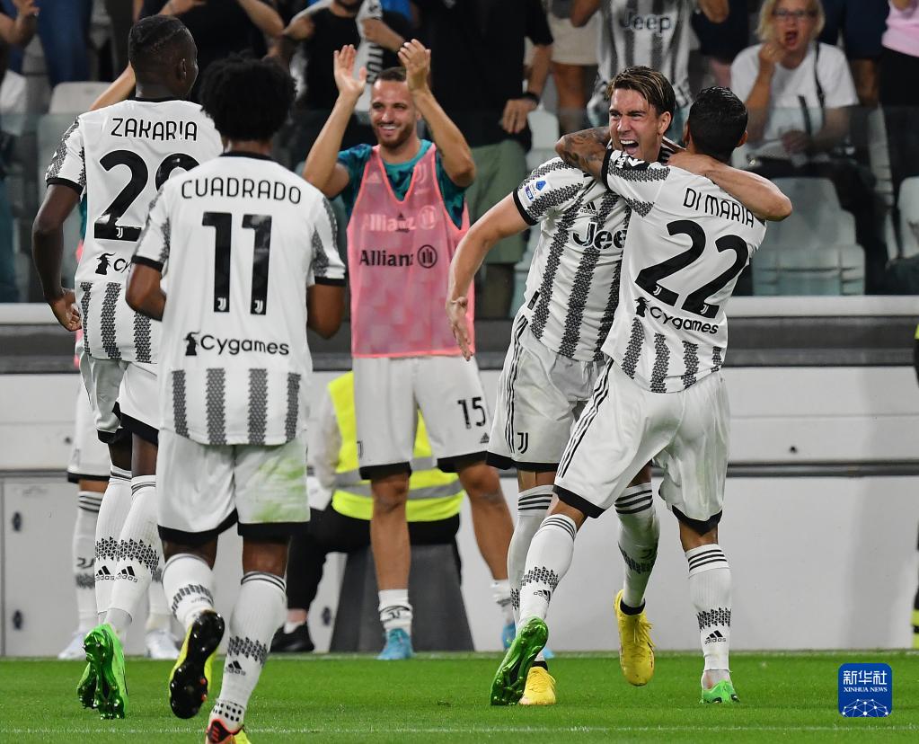 3场3球，成都B队艾孜买提当选中乙10月最佳球员／最佳青年球员（三场三球！成都B队艾孜买提包揽中乙10月最佳球员与最佳青年球员）