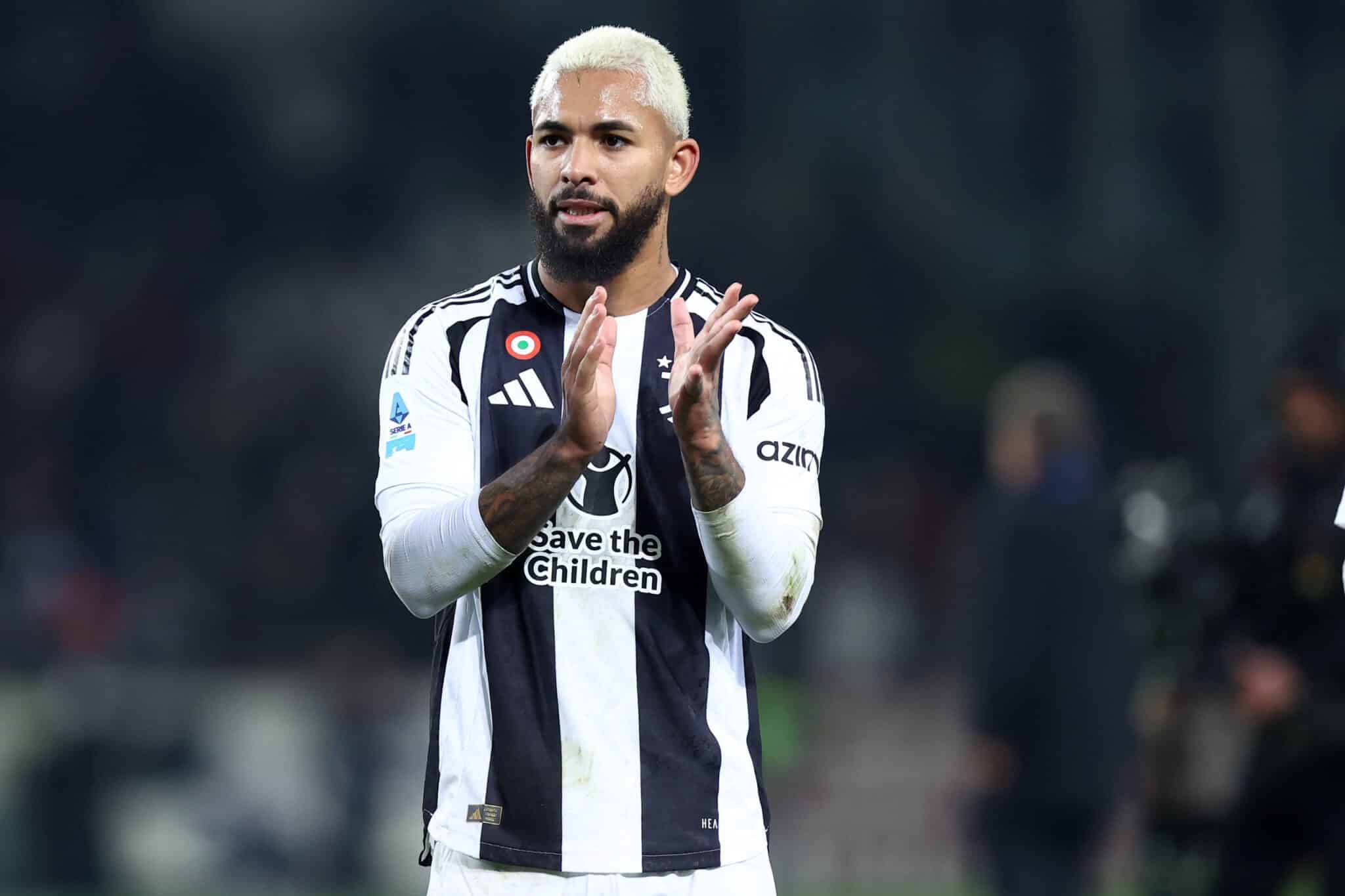 内维尔：卢克·肖防守时必须更强硬，他让后防的队友陷入两难（内维尔点名卢克·肖：防守强度需提升，别再让后防队友为难）