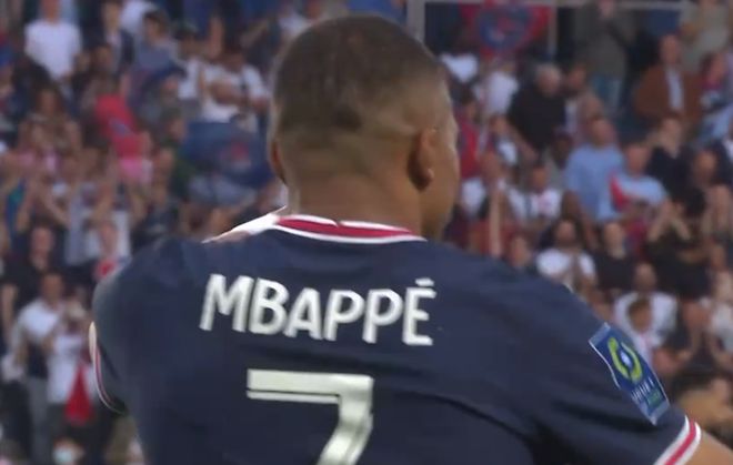 中超战报：加布里埃尔一击制胜，上海海港1-0大连英博夺冠（加布里埃尔建功，上海海港1-0大连英博问鼎中超）