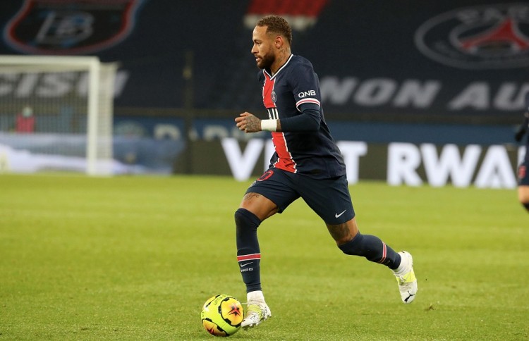 半场战报：阿贾克斯0-0加拉塔萨雷，双方破门乏术