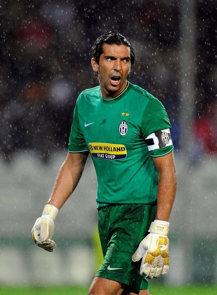 上届意甲冠亚军输球！朱婷10分无缘决赛，边攻低迷科内新赛季首败（上季意甲冠亚军齐翻船！朱婷10分无缘决赛，边攻乏力科内吞新季首败）