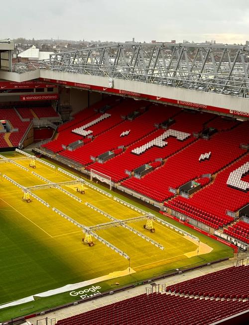 我是个初中生，我的生活是被足球，学习和说唱填满的...（初中生日常：足球、学业与说唱填满我的生活）