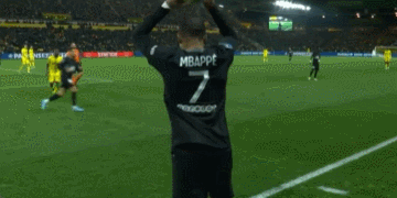 卡尔：我从小到大的偶像是梅西；国际比赛日期间还要参加补考